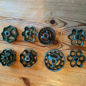 8 green garden spigot/knob/faucet handles